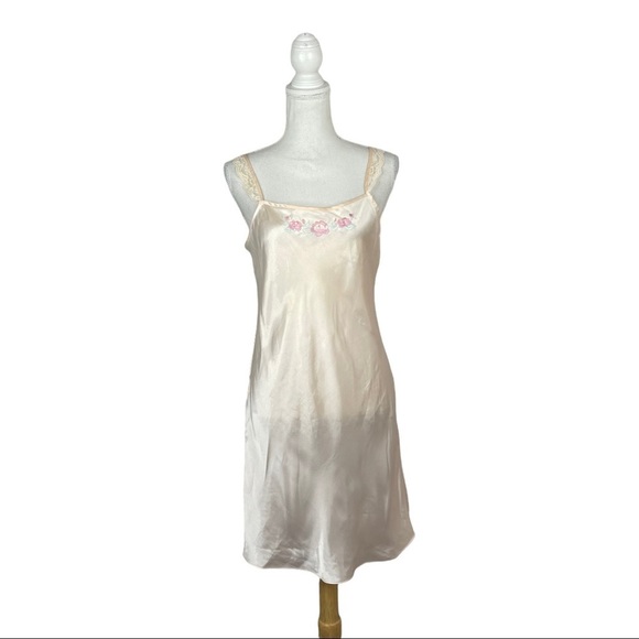 Vintage 80 Pink K-Mart Pale Pink Satin Chemise Slip Mid Thigh Floral Embroidered - Picture 10 of 10